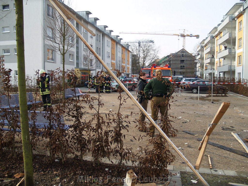 Gartenhaus in Koeln Vingst Nobelstr explodiert   P092.JPG